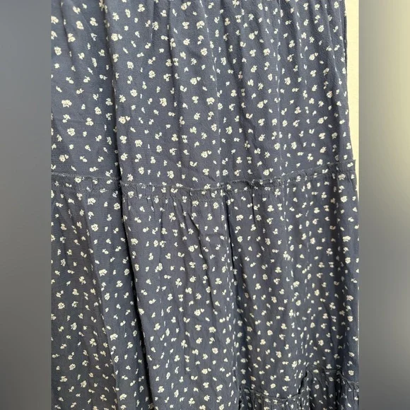 Brandy Melville - Izzy Floral Maxi Skirt in Blue & White - Picture 5 of 11